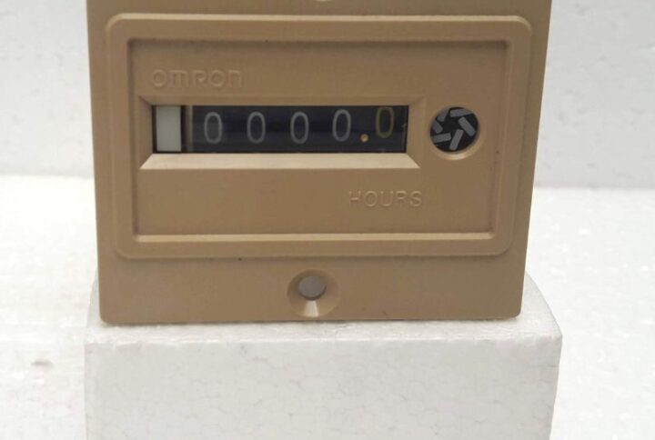 OMRON KTH- R COUNTER 100/110 V 50/60 HZ