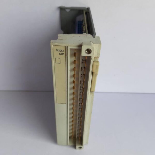 Schneider TSXDEZ32D2 Discrete Input Module