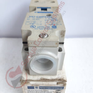 Telemecanique XS7-C40FP260 Inductive Proximity Switch
