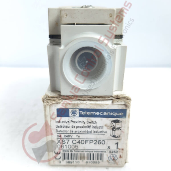 Telemecanique XS7-C40FP260 Inductive Proximity Switch