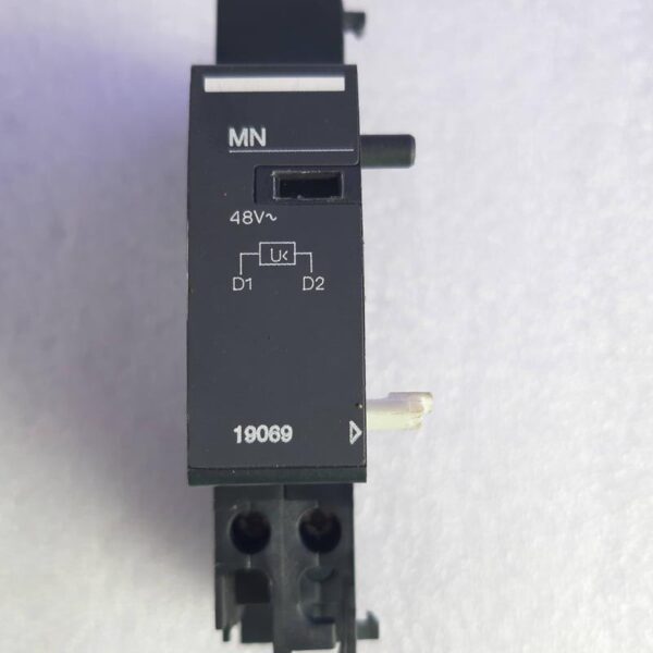 SCHNEIDER 19069 MN 48V VOLTAGE RELAY