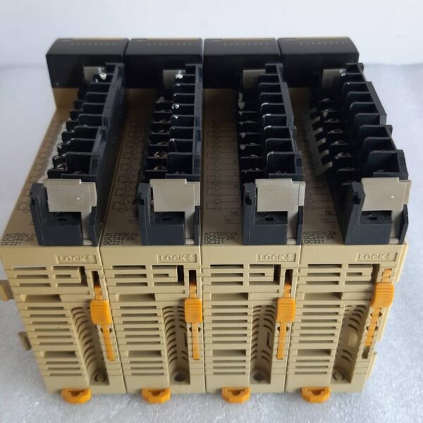 OMRON SYSMAC CQM1-OC221 ANALOG OUTPUT MODULE